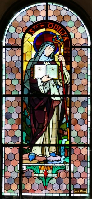 알자스의 성녀 오틸리아_by Ott Freres_photo by Ralph Hammann_in the Abbey Church of Saints-Pierre-et-Paul in Andlau of Alsace_France.jpg